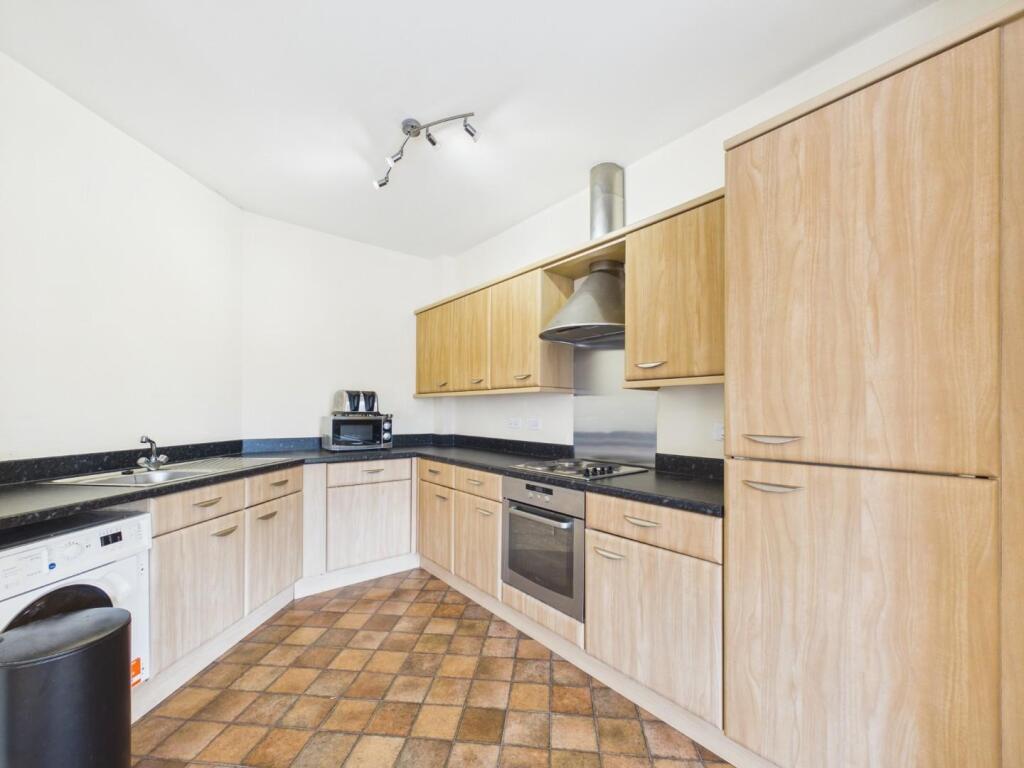 Apartment in Bradford, Bingley - View 4