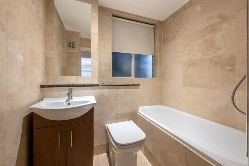 Apartment in London, Chelsea - View 3