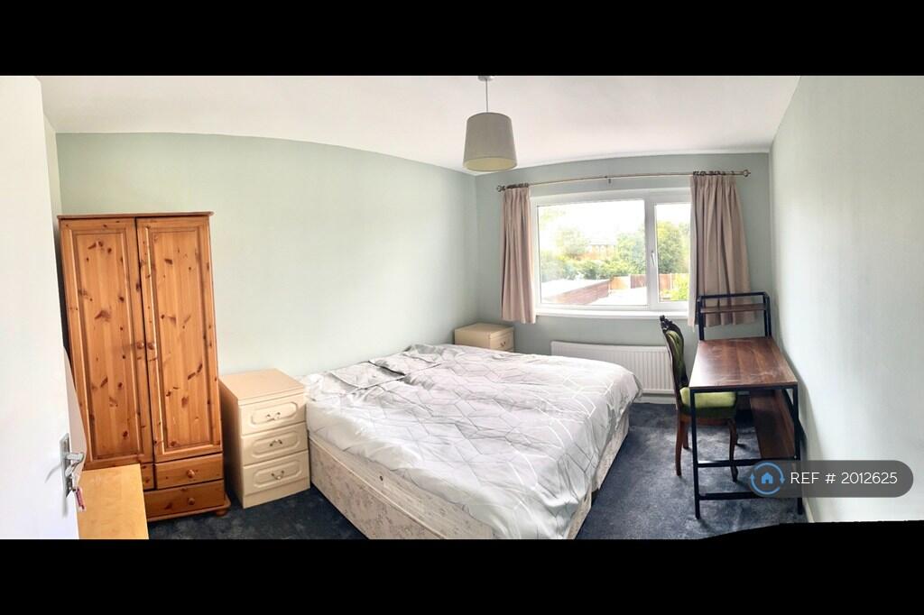 Main image of property: Gosfield Road, Colchester, CO2
