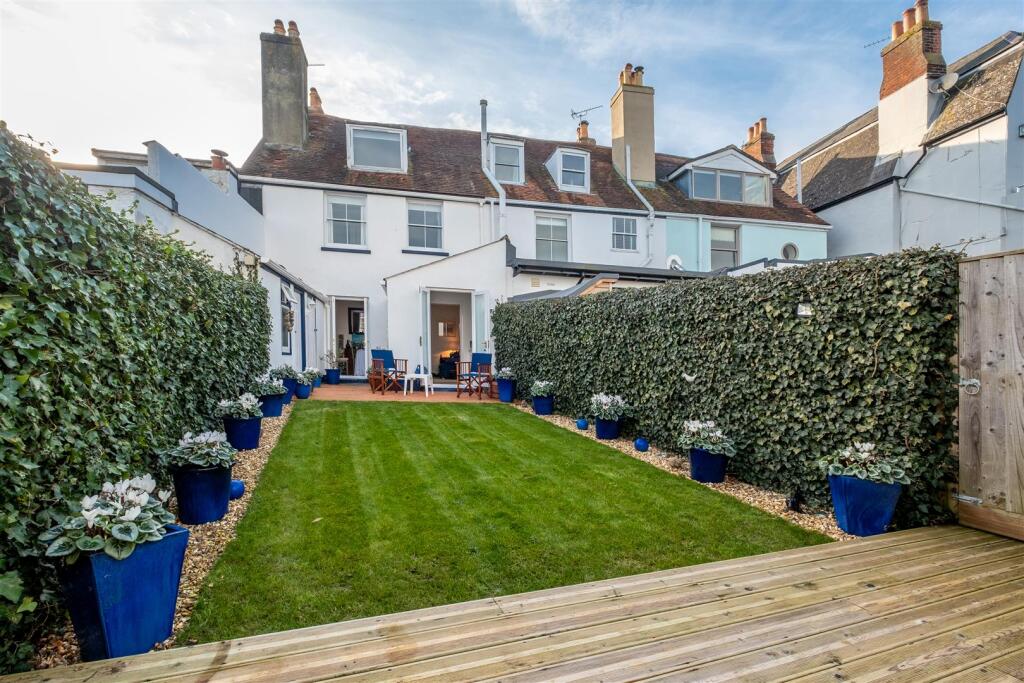 Main image of property: CHARACTER COTTAGE WITH SEA VIEWS - Castle Road, Cowes