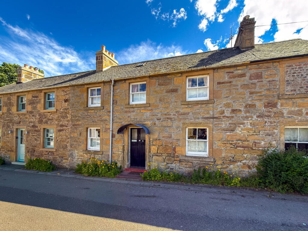 Main image of property: 6 Gilchrist Square, Dornoch, Sutherland IV25 3HG
