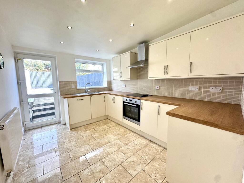 House in Merthyr Tydfil, Cefn-coed-y-cymmer, Cefn Coed - View 5