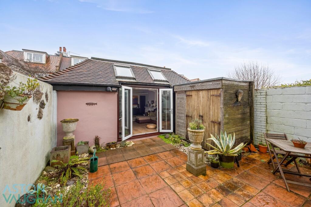 Apartment in Brighton - View 3