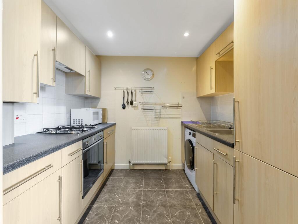 Apartment in Paisley, Renfrewshire - View 5