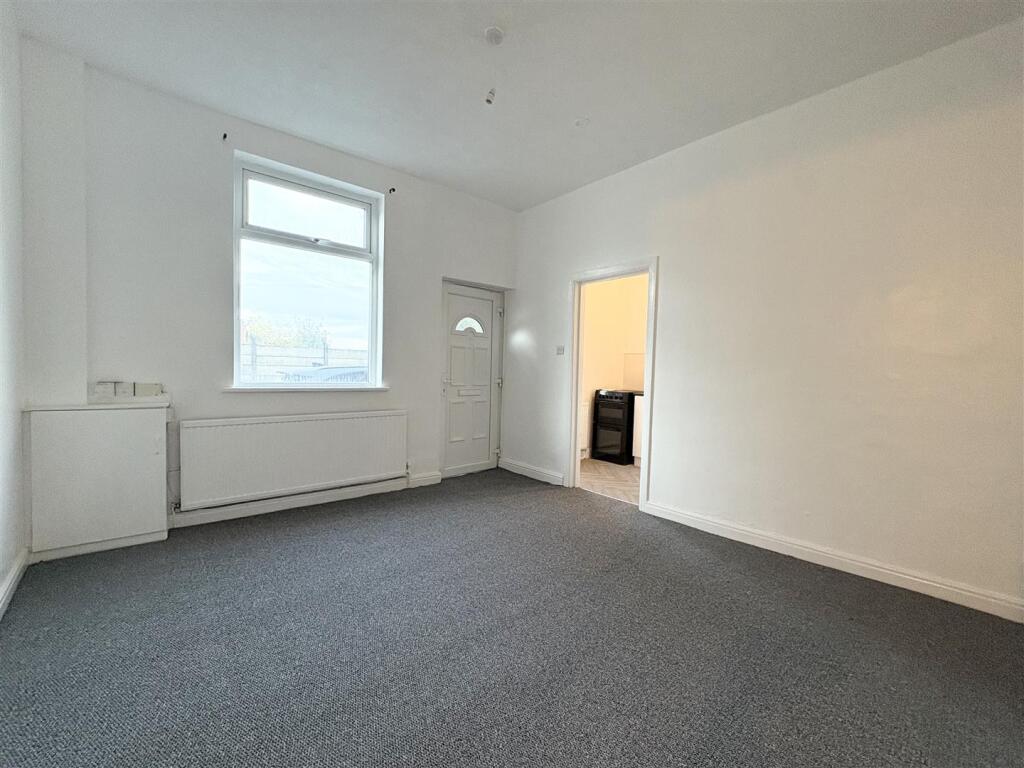 Apartment in Stockport - View 2