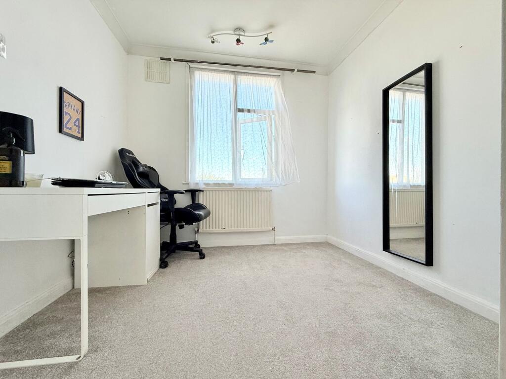 Poynters Road, Luton, LU4 photo 3