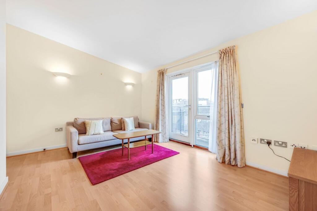 Main image of property: Wellington Square, London, N1