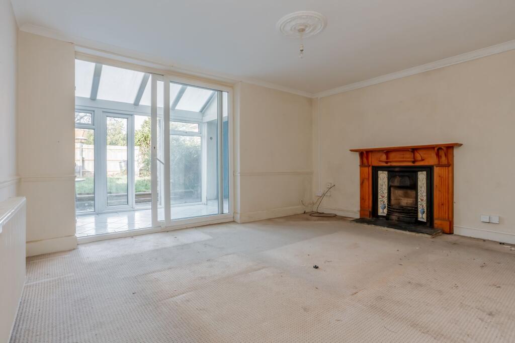 Apartment in Christchurch, Iford, Bournemouth - More