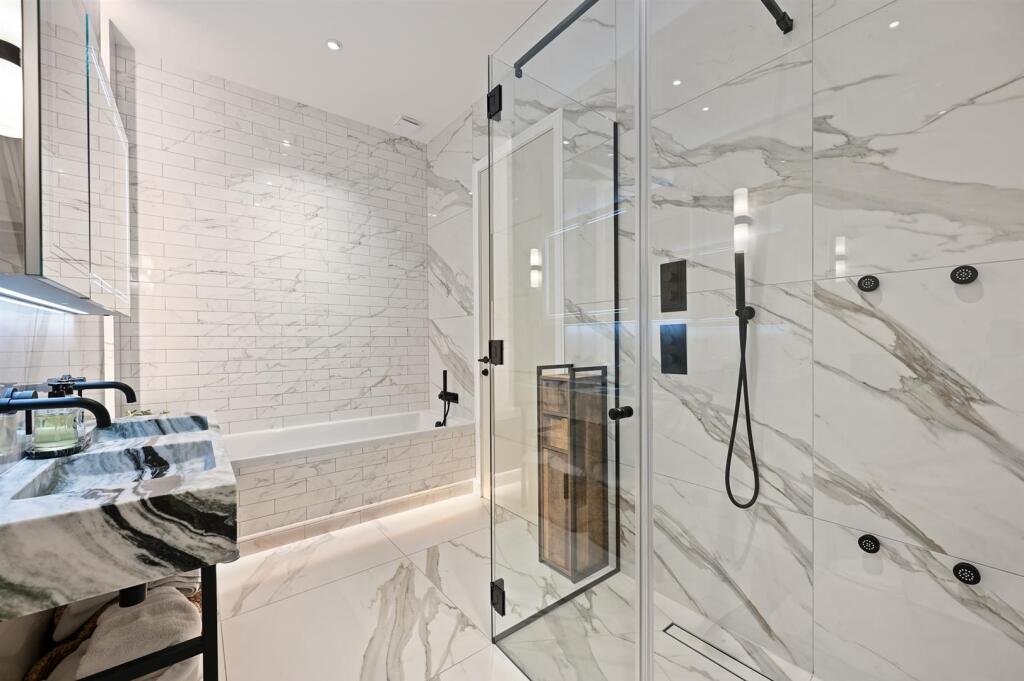 Apartment in London, Kensal Town, Maida Vale - More