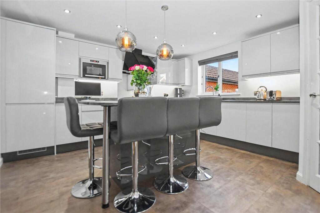 Hale Way, Taunton, Somerset, TA2 photo 2