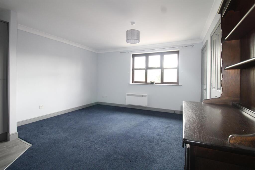 Longfield Road, Stourbridge photo 2