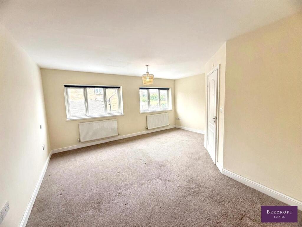 Eastwood court, Ridge Road, Rotherham S65 1NS photo 4