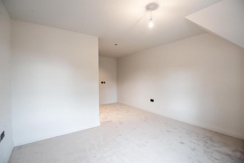 Apartment in Wilmslow, Cheshire East - More
