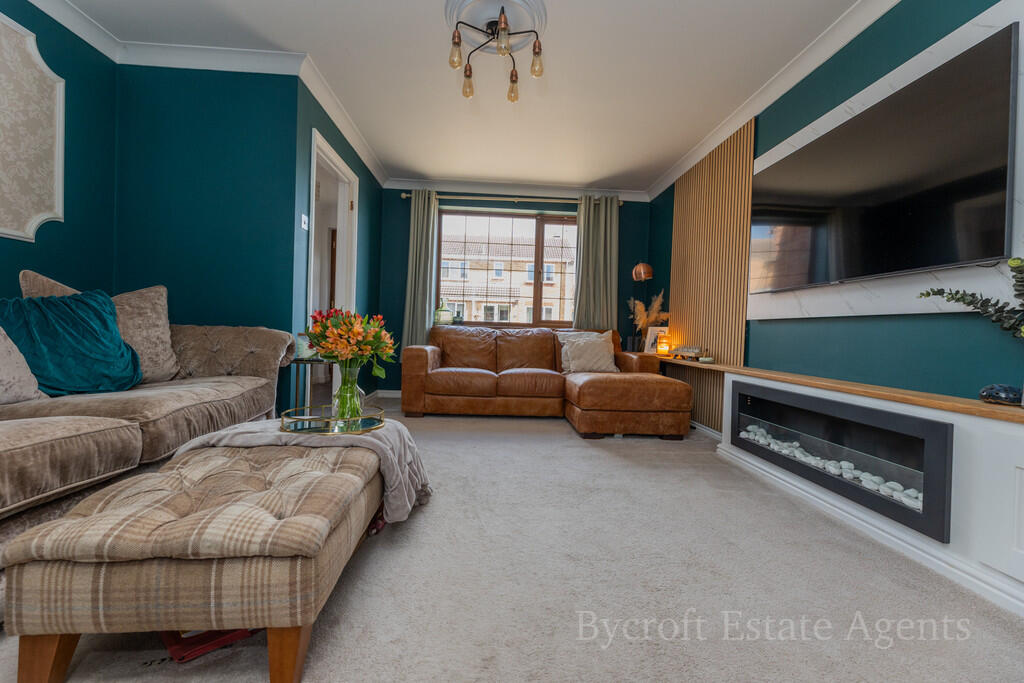 House in Great Yarmouth, Bradwell - More