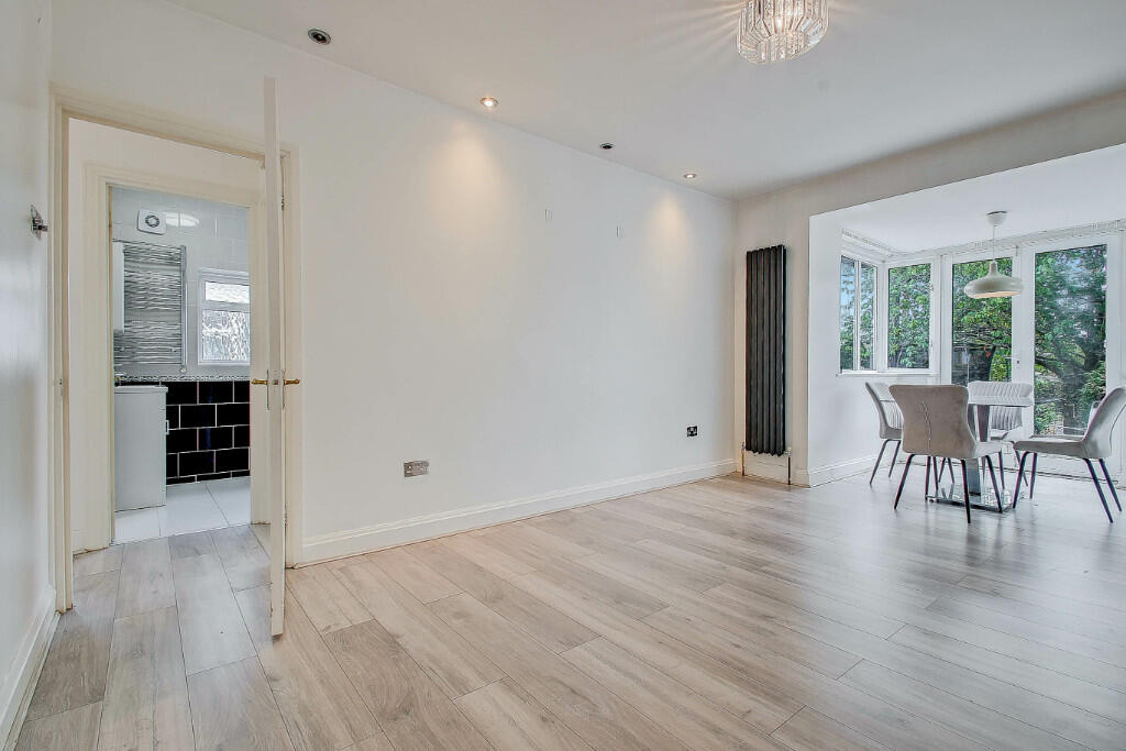 House in London - View 3