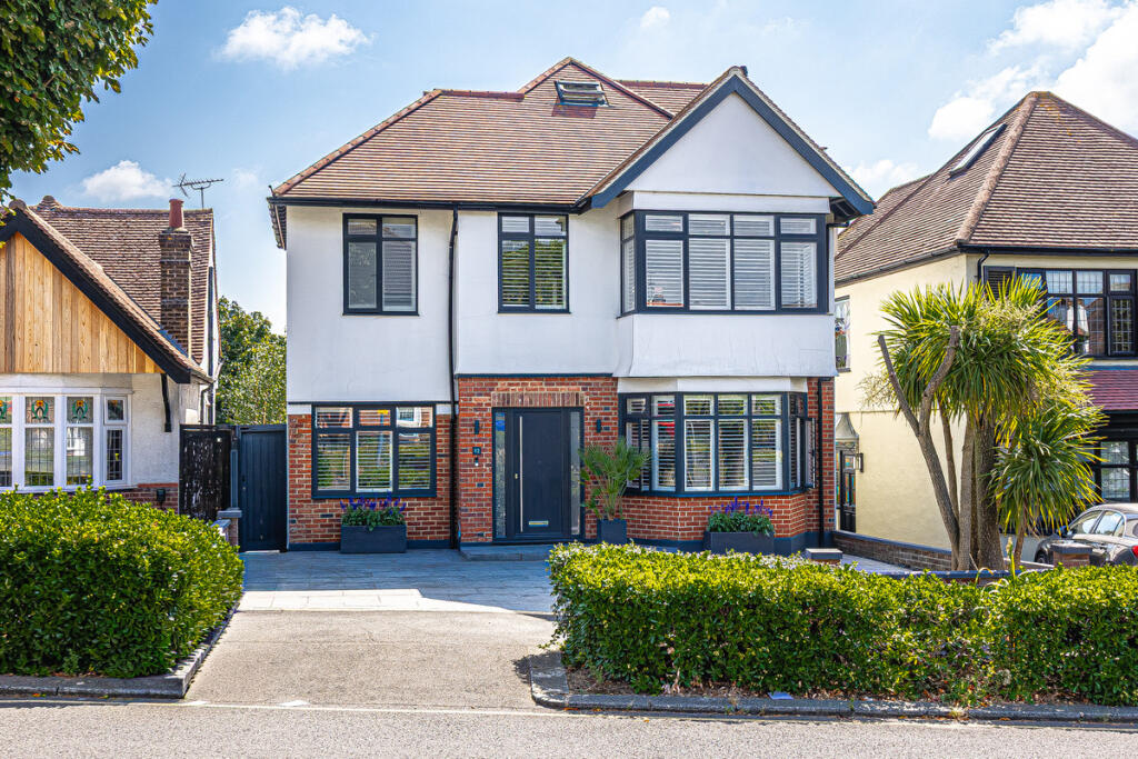 Main image of property: The Drive, Westcliff-on-sea, SS0