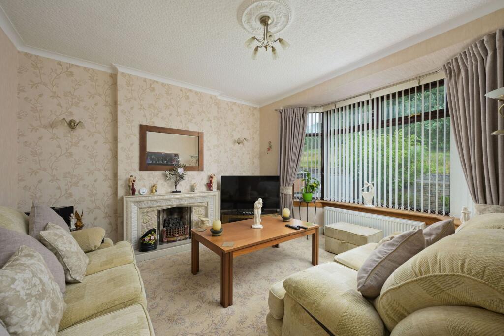 House in Falkirk, Callendar Park, Woodlands - View 3