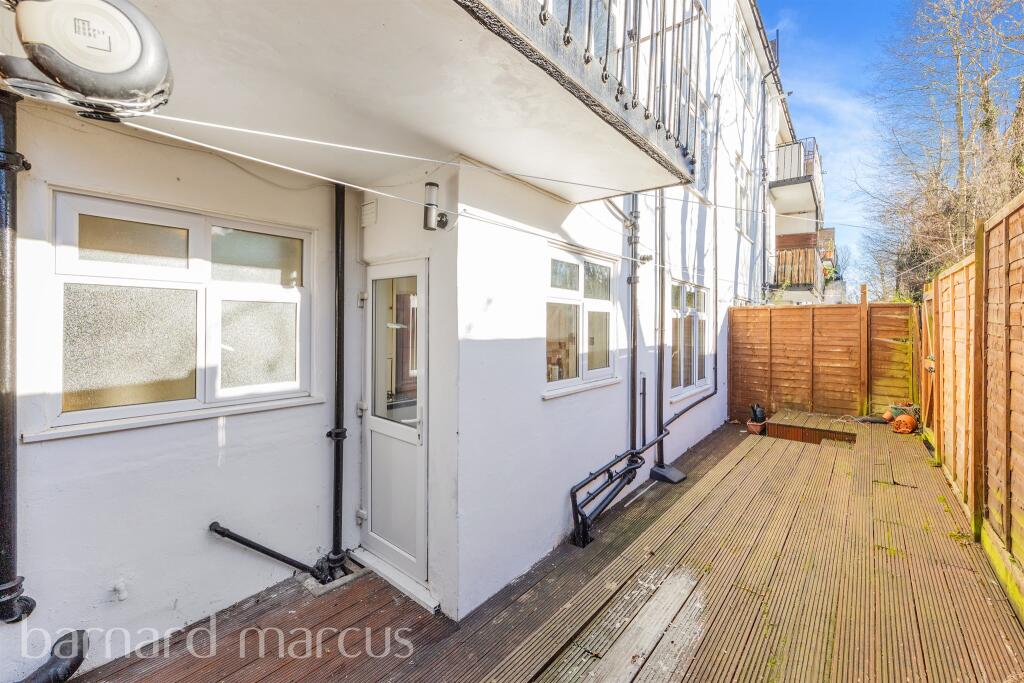 Martin Way, Morden photo 4