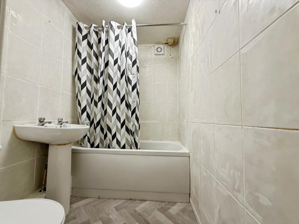 Apartment in Westhoughton, Wingates - More