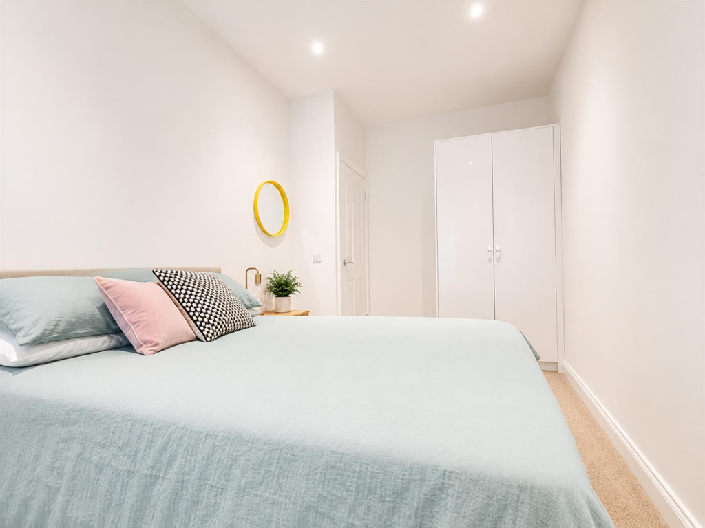 Apartment in Hemel Hempstead, The Image - More