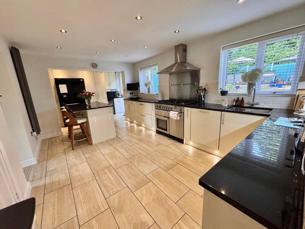 Chaucer Drive, Galley Common, CV10 - View 6