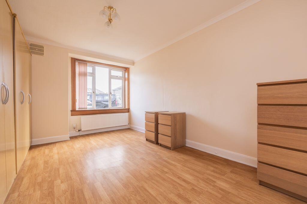 Apartment in Edinburgh, Corstorphine - View 5