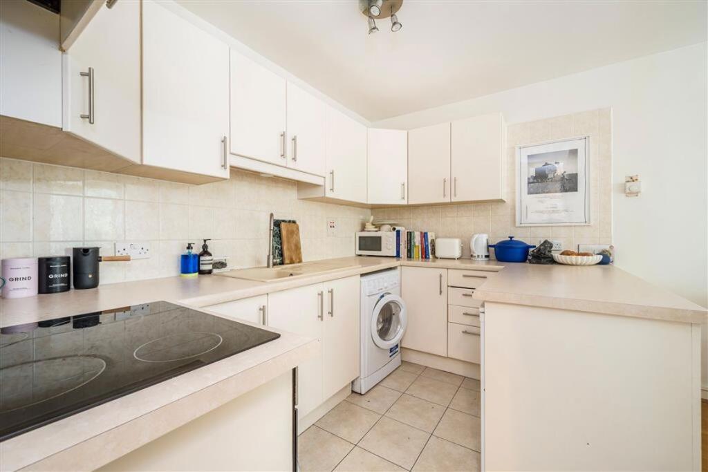 Apartment in London - View 5