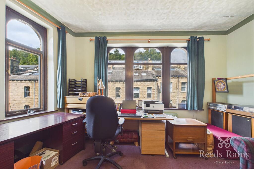 House in Hebden Bridge, Birchcliffe, Hebden Royd - More