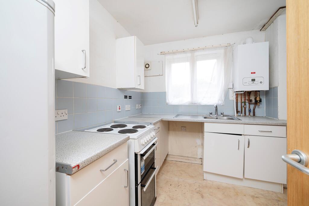Eastway, London, E9 photo 4