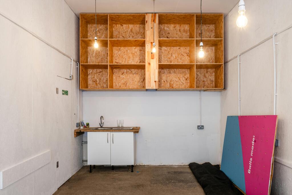 Hoxton St 147 - 3.jpg