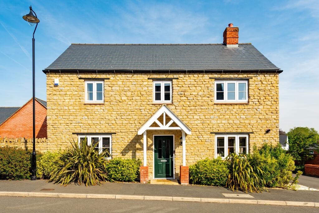 House in Silverstone, West Northamptonshire - View 2
