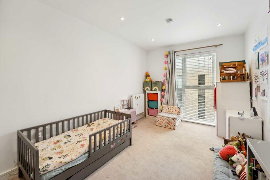 Apartment in London - More