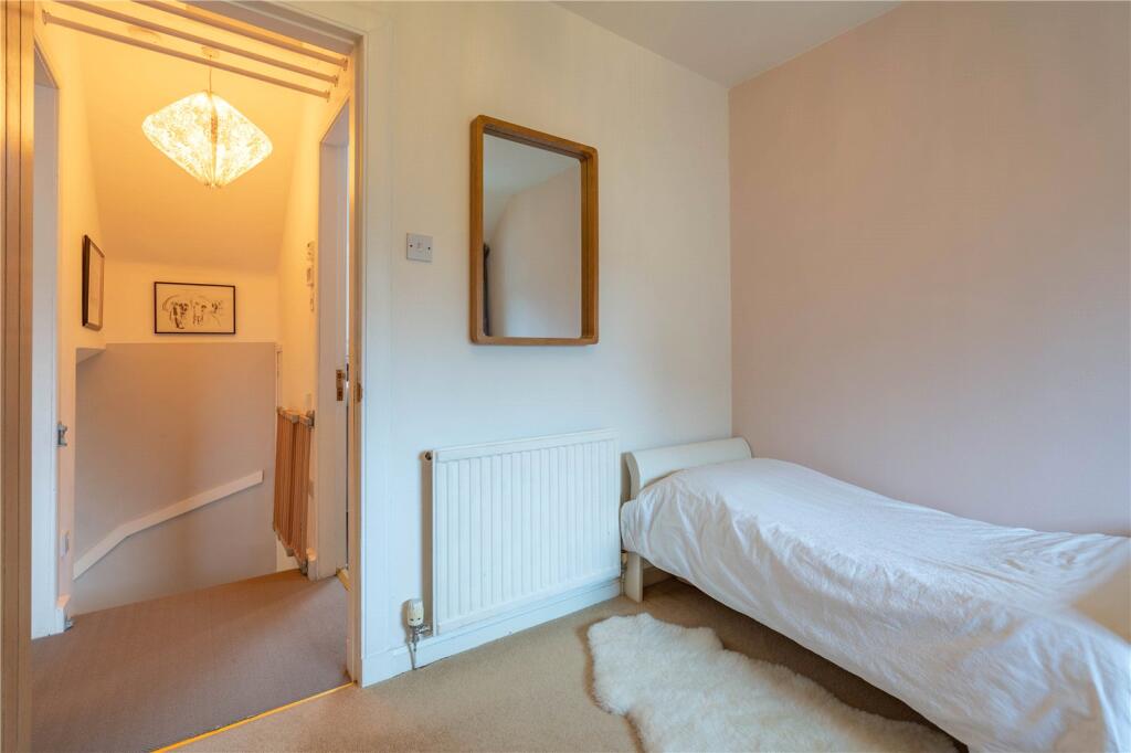 House in Edinburgh, Balgreen, Murrayfield - More