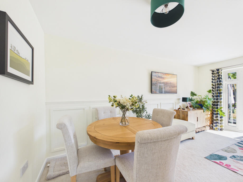 House in South Oxfordshire, Chinnor - More
