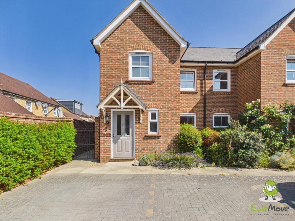 Main image of property: Brockham Grange, Sherfield-on-Loddon, Hook, Hampshire, RG27