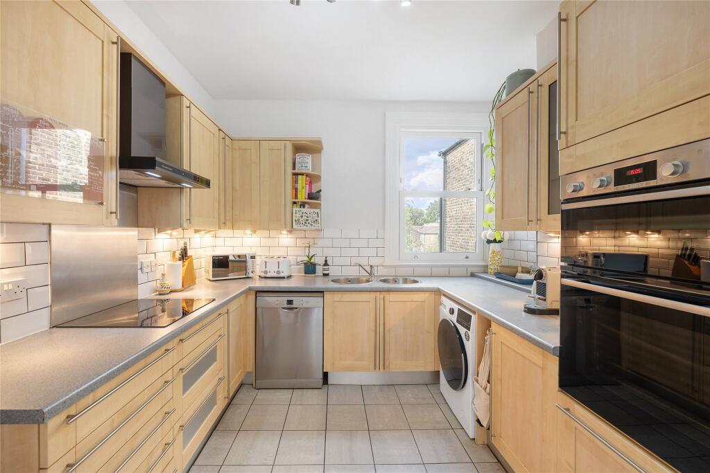 Apartment in London - View 5