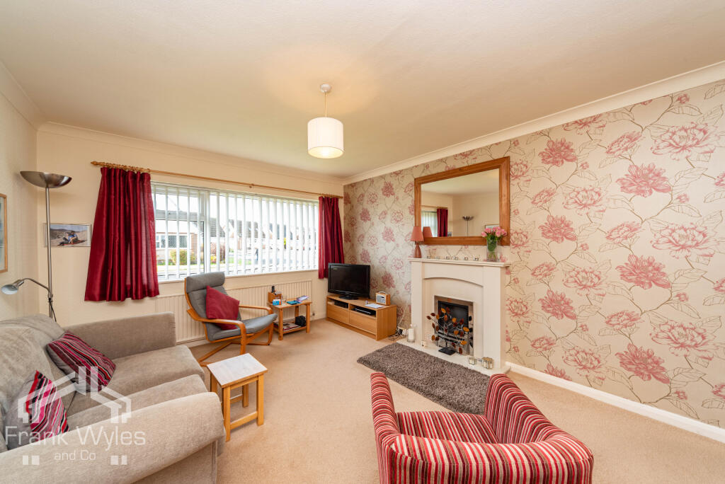 Forest Drive, Lytham St. Annes, Lancashire photo 2