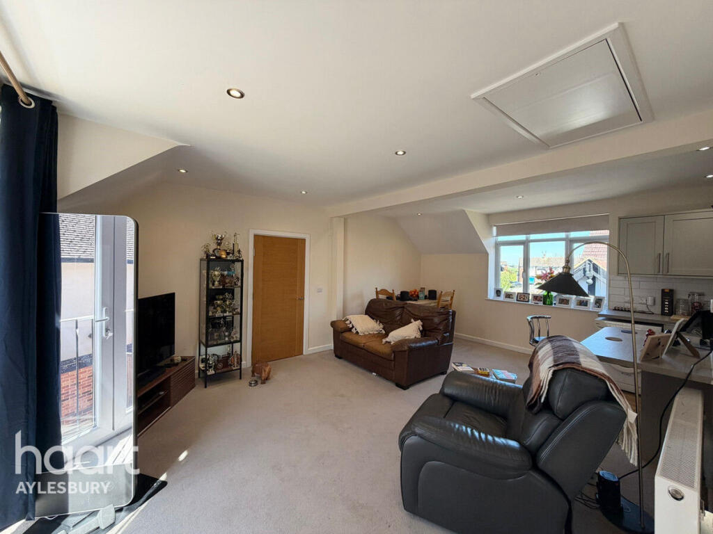 Main image of property: High Street, AYLESBURY