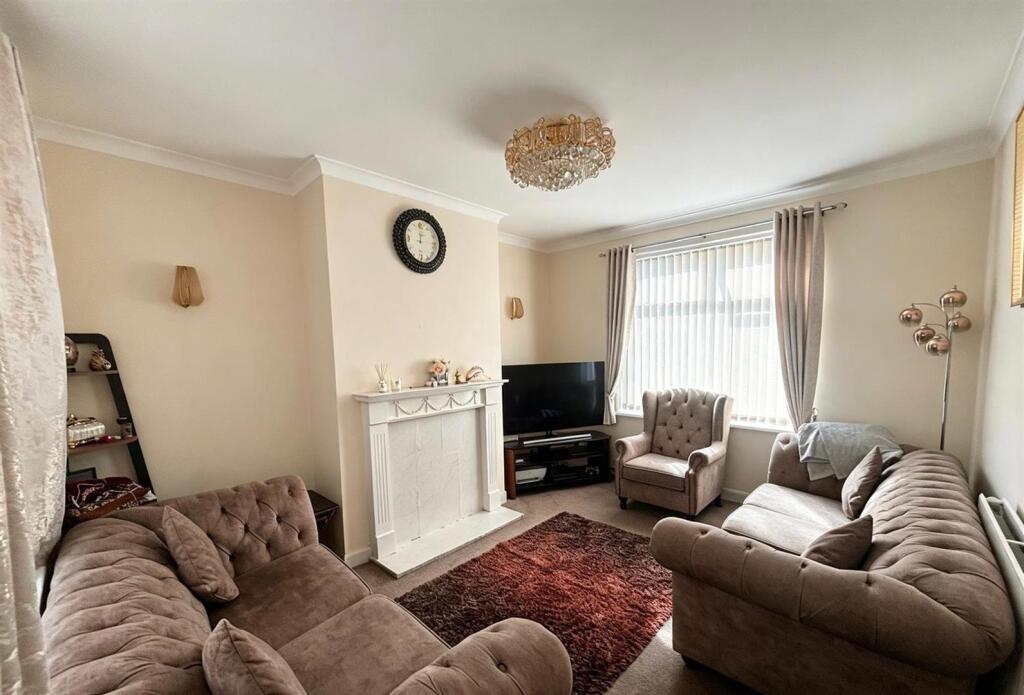 House in Oldham - View 2