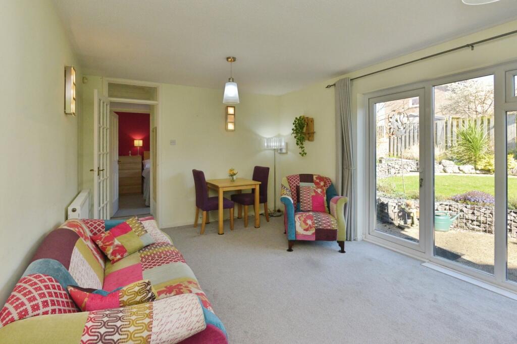 Thresher Grove, Greenleys, Milton Keynes, Buckinghamshire, MK12 photo 4