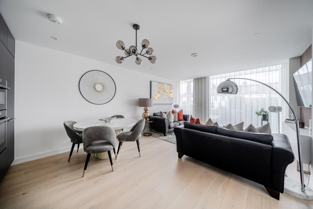 Apartment in St Albans - View 5