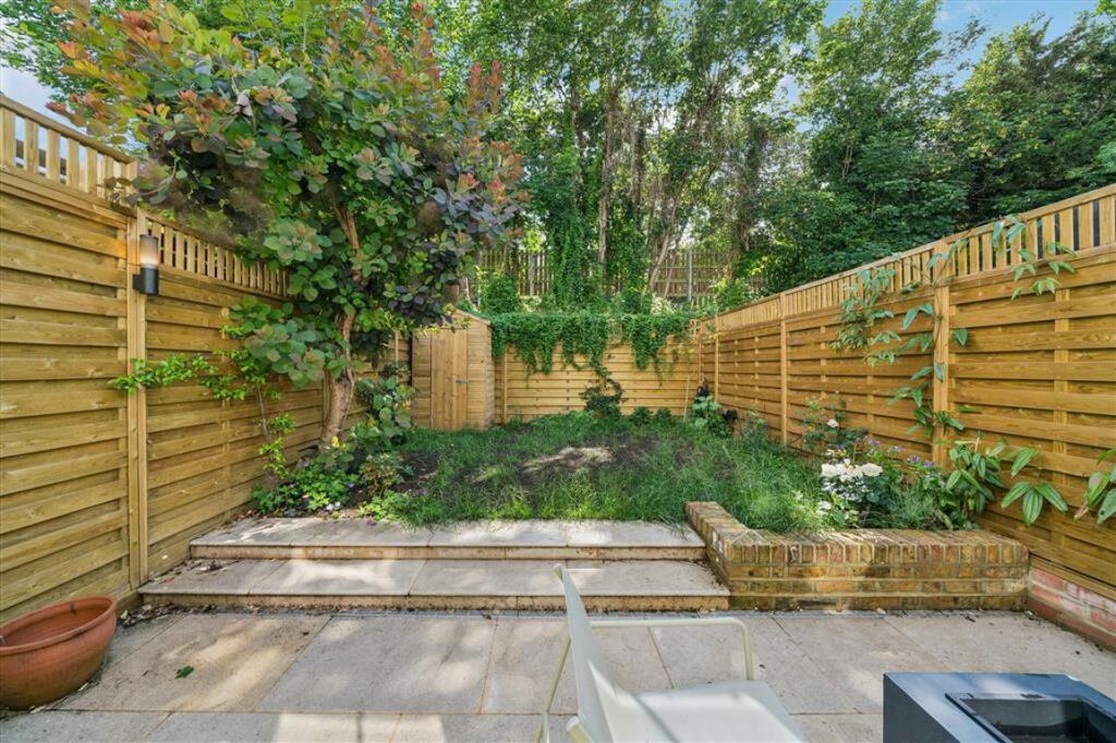 House in London, Mortlake - View 5