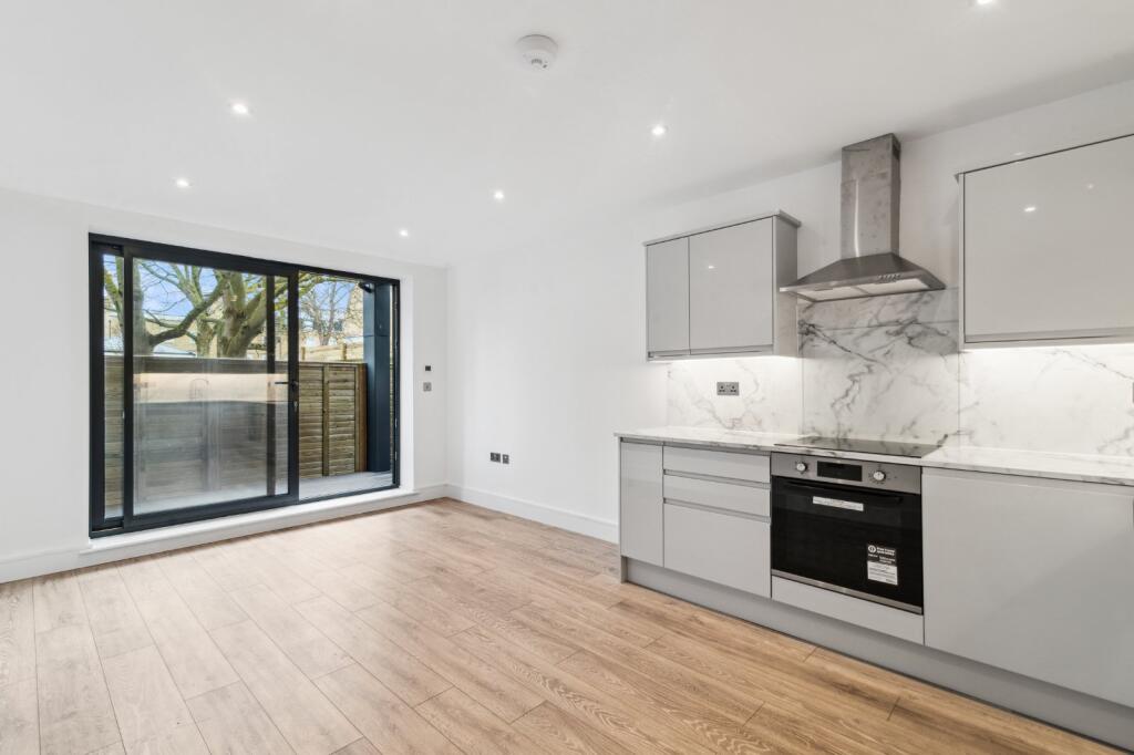 Main image of property: Upper Square, Isleworth, TW7