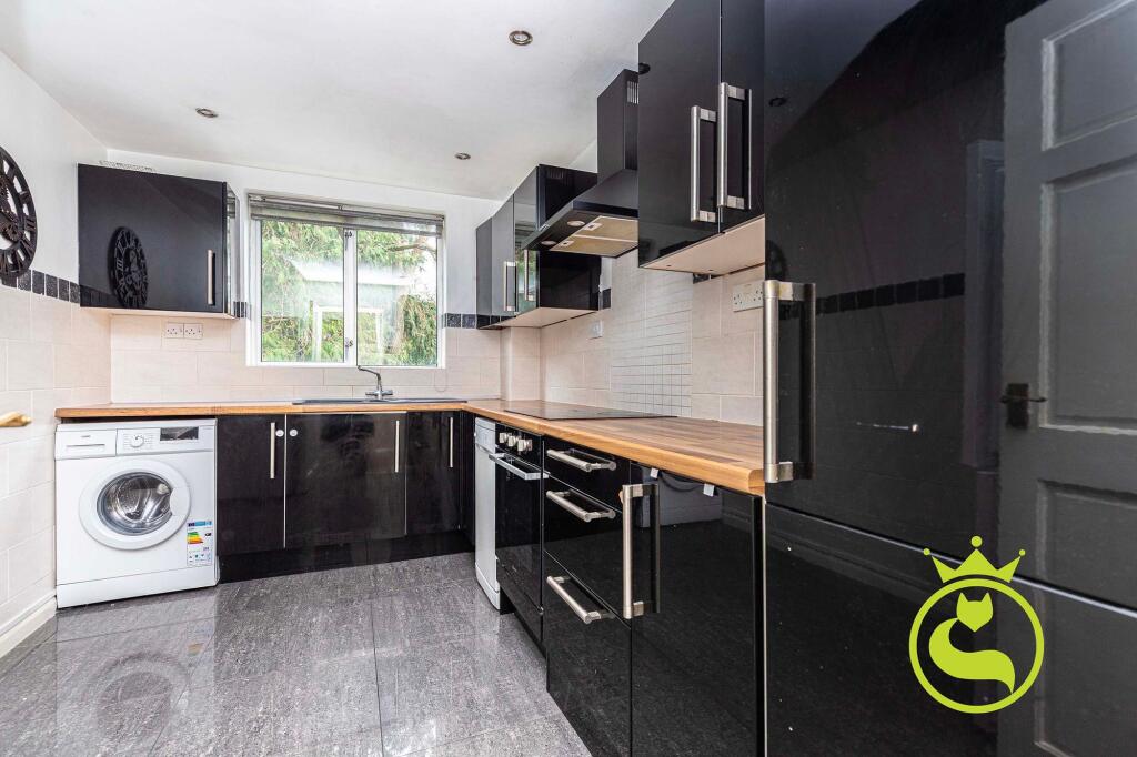 Apartment in Bournemouth, Alder Hills, Poole - More