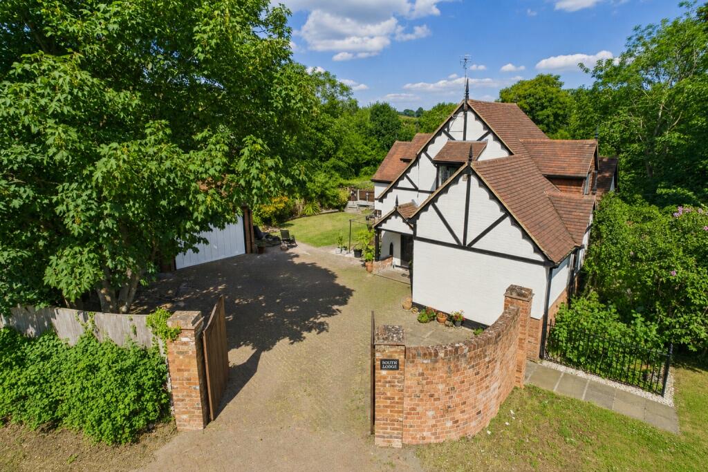 Main image of property: Jigs Lane South, Warfield, Berkshire, RG42