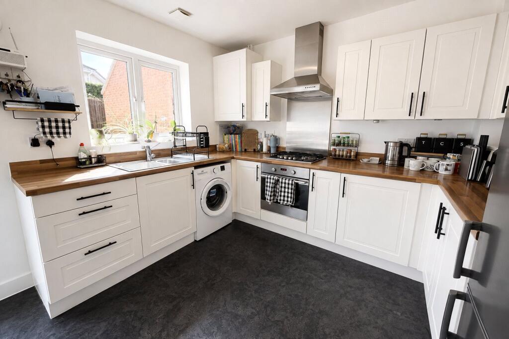 House in Warminster, Wiltshire - View 4