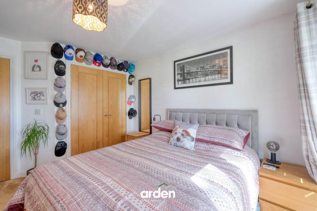 Apartment in Birmingham, Kineton Green - More
