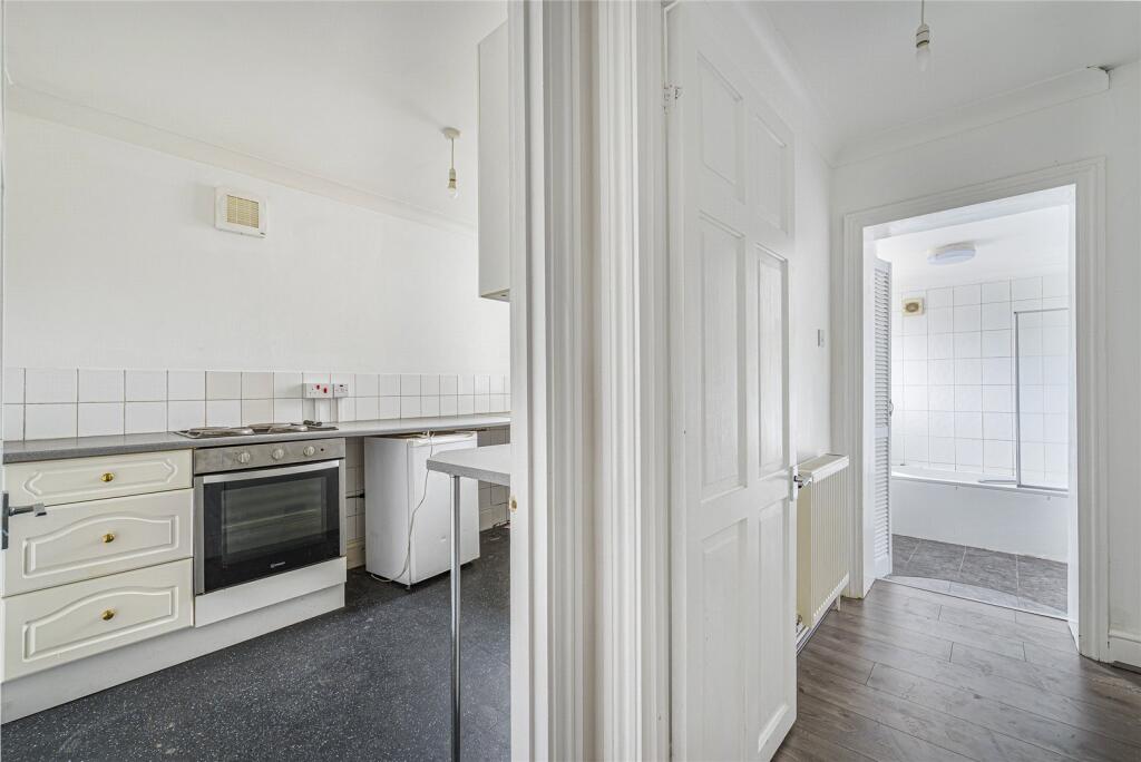 House in Dartford, Stone - View 4