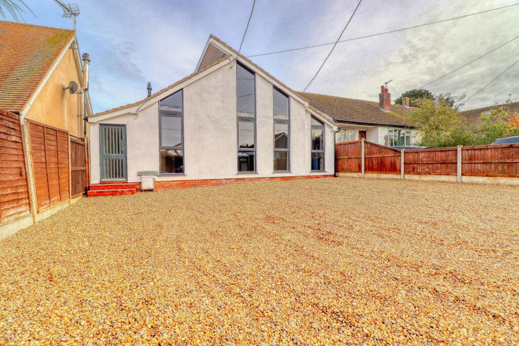 Main image of property: Sprit Sail, Edith Road, Kirby-le-Soken, Frinton-on-Sea