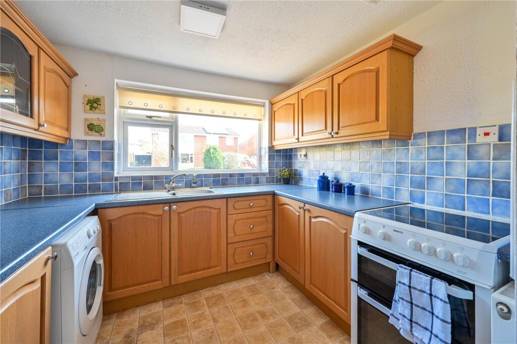 Brambleside, Stafford, Staffordshire, ST17 photo 4